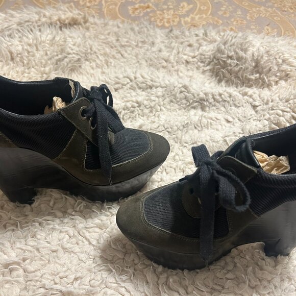 Burberry Platform Heels - Picture 5 of 12